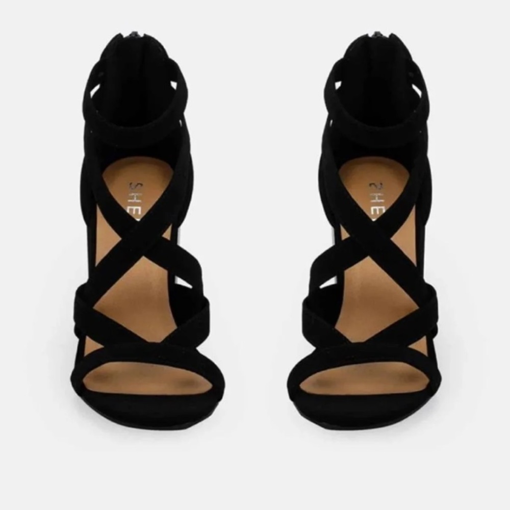 Criss cross strappy open toe chunky hee